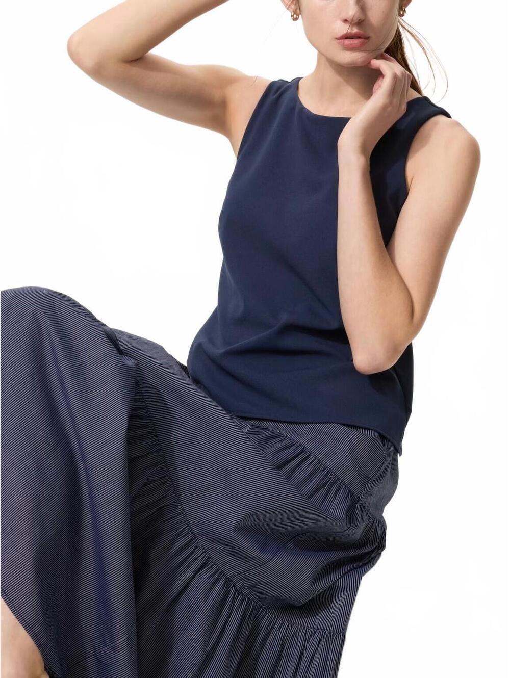Uniqlo Crepe Jersey Boat Neck Bra Top NWT Navy Medium